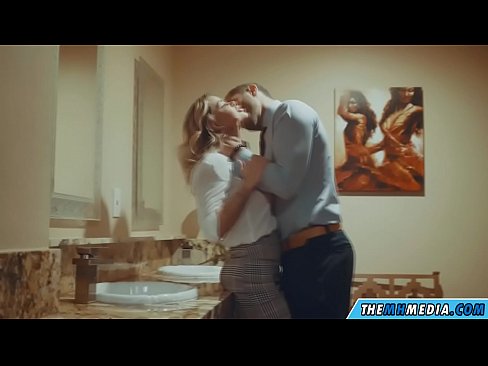 ❤️ Ke hoʻowalewale ʻia ʻoe e kahi blonde busty i kahi lumi hoʻomaha ākea Russian porn ma porn haw.light2cloud.top